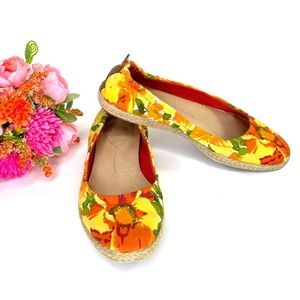 Nurture Floral Espadrille Flats Size 6